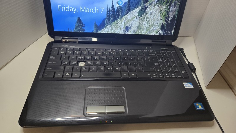 ASUS K501 15.6" Intel Dual-Core T4500 2.3 GHz 4 GB RAM - For Parts gallery
