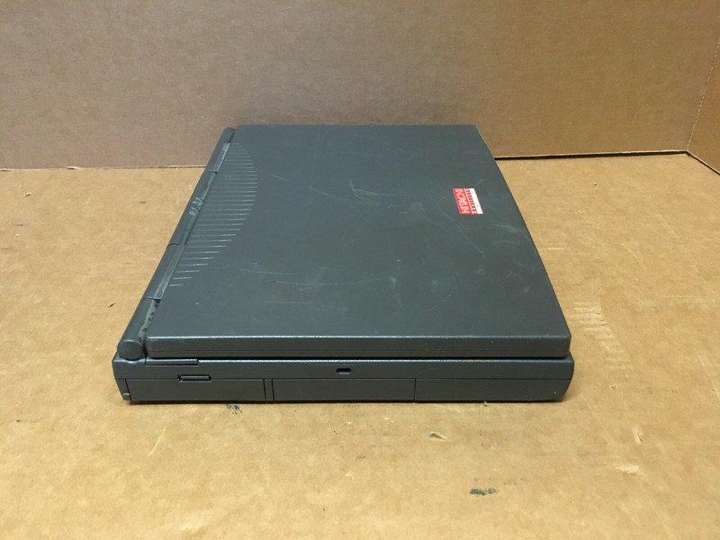 Hitachi Notebook Pentium I E133DN/1000 Dos windows 98 Laptop 16MB RAM 1GB HDD gallery