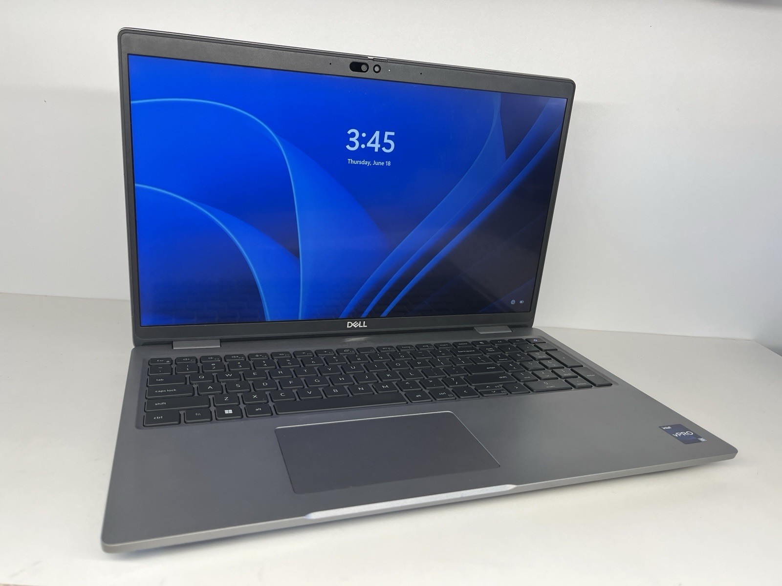 DELL LATITUDE 5540 I5-1345U 15.6" 8-32GB RAM(config) 512GB NVMe Win11 Pro Touch gallery
