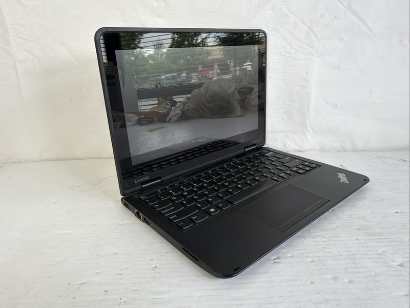 Lenovo ThinkPad Yoga 11E TOUCH Celeron N3450 1.10GHz 4GB NO HDD/OS - FRAME SPLIT gallery