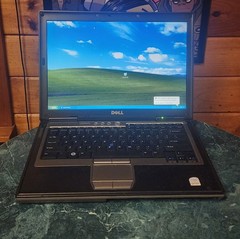Dell Latitude D630 Vintage Laptop • 2.4ghz 2GB 50GB HD WinXP • Works No Battery