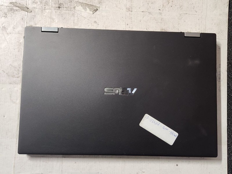 ASUS Q528E 15.6" I7-1165G7, 16GB RAM, 512 SSD, GeForce GTX gallery