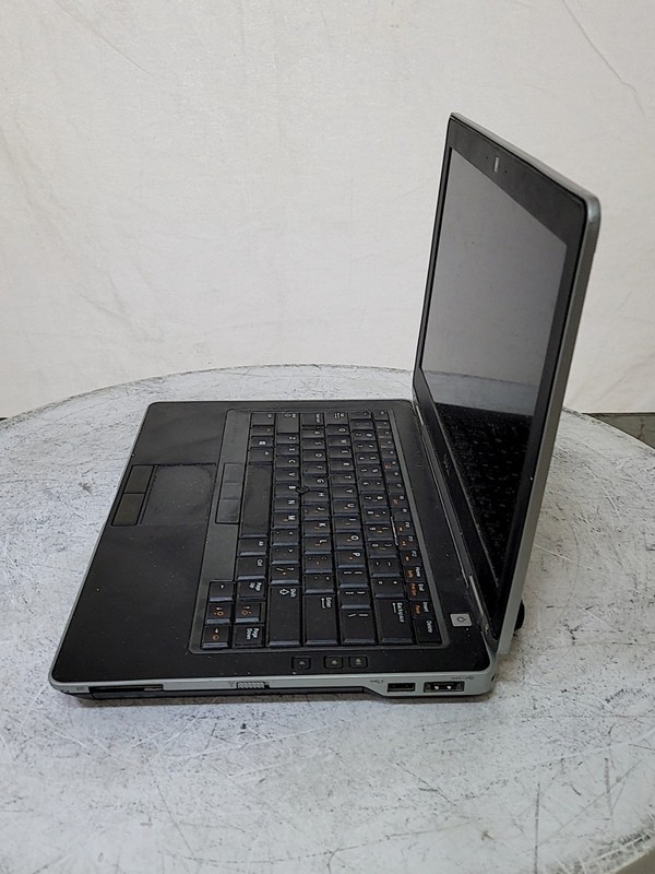 DELL LATITUDE E6330 13.3" Laptop I5-3380M 8GB SEE NOTES gallery