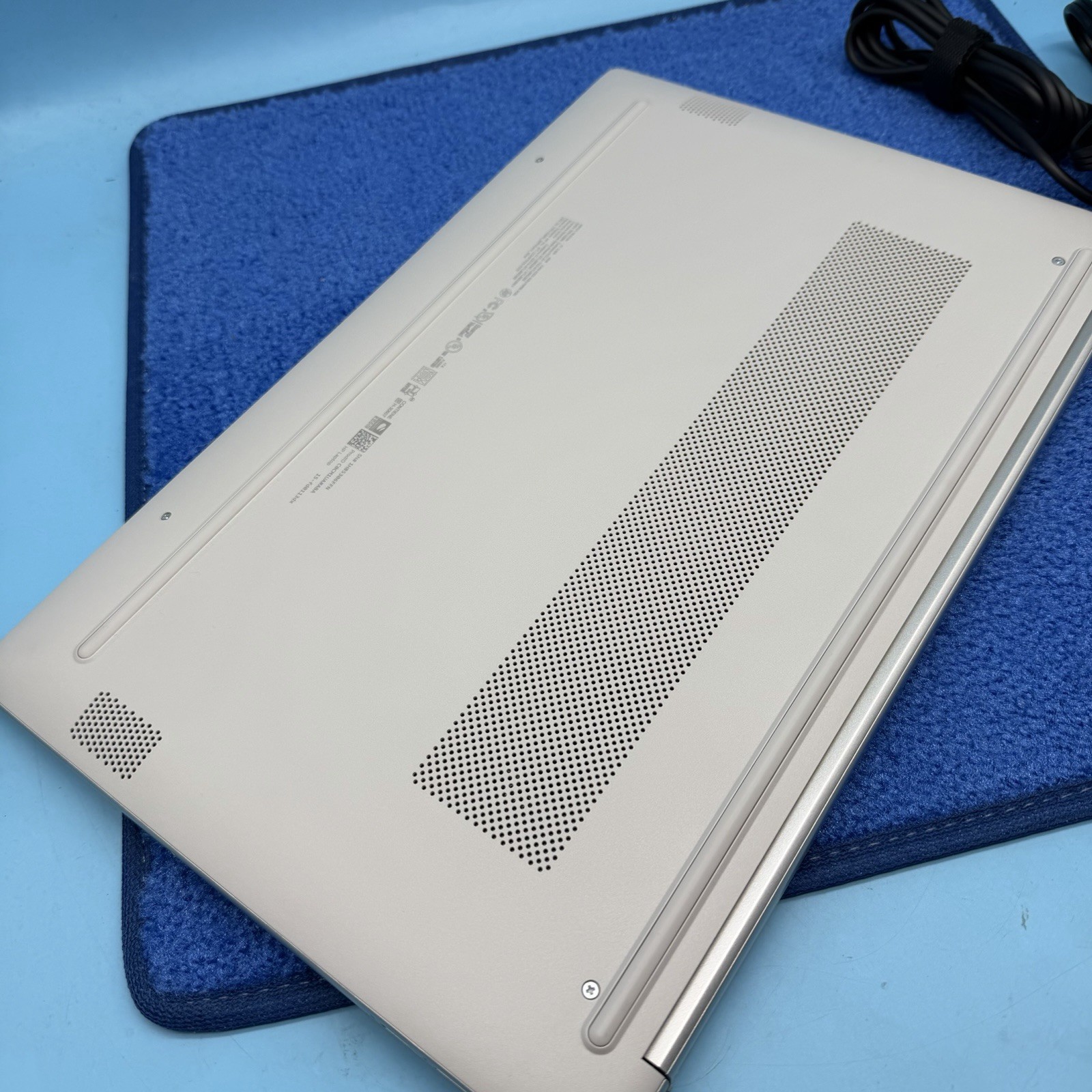 HP Laptop 15-fd0113dx 15.6" Intel Core i3-N305 8GB 128GB UFS Windows 11 Home gallery