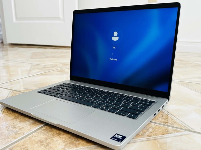 Dell Pro 14 PC14250 14in Core Ultra 5 235U 32GB 256GB SSD W11 Pro gallery