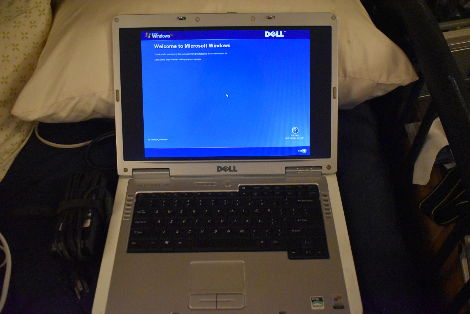 Dell Inspiron 1501 Laptop Mobile AMD Sempron 3500+ 1GB Ram 60GB HDD Windows XP gallery