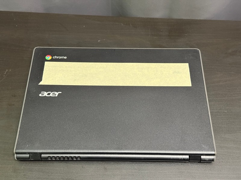 Lot of 5 Acer Chromebook 11 C771T-32GW (11.6" Touch, Intel i3 6100U, 4GB, 32GB) gallery