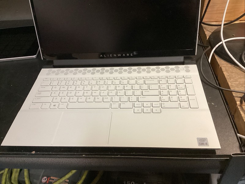 ALIENWARE M17 R3 i9-10980HK 32GB RAM 512GB (x2) SSD RTX 2070 No OS/CHARGER gallery