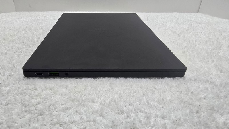 Razer Blade Stealth 13 4k Touch NVIDIA Ge-force Mx150 (RZ09-02812E52) gallery