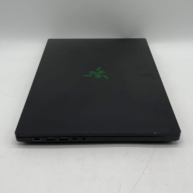 Razer Blade 16 RZ09-0510 16" i9-14900HX 2.2GHz 32GB RAM 2TB SSD GeForce RTX 4090 gallery