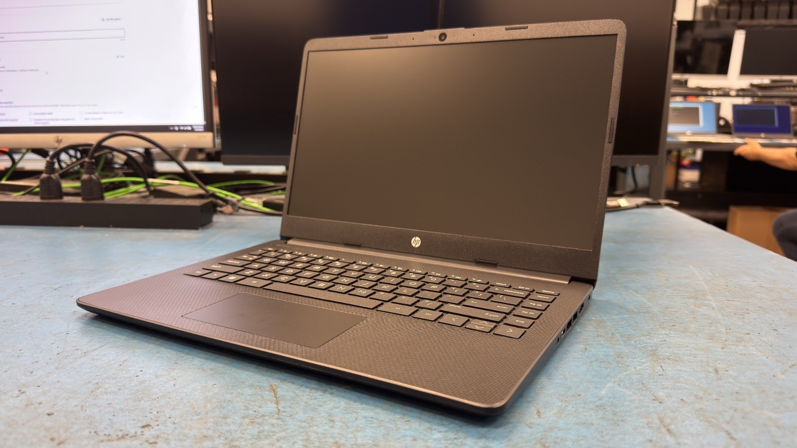 HP Laptop 14-dq0761dx 5CD435J4S9 (Grade B) gallery