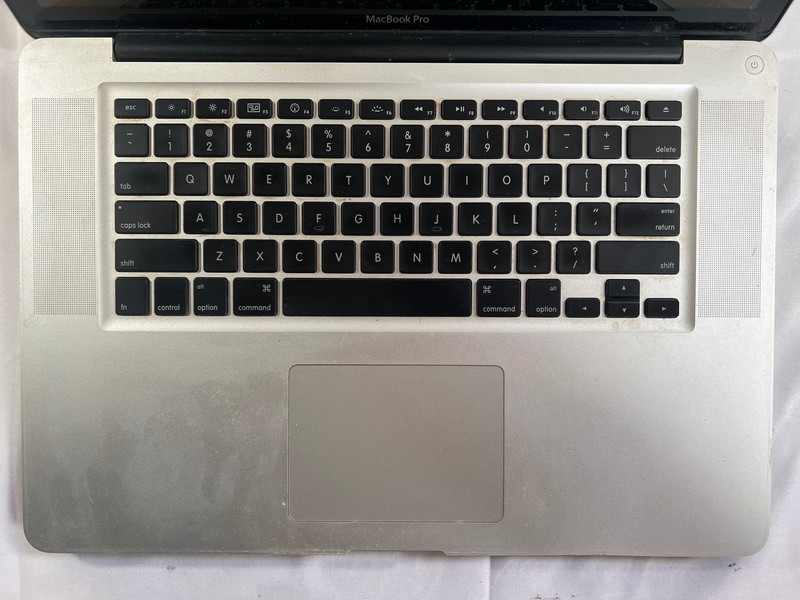 Apple MacBook Pro Mid 2009 2.53 GHz Core 2 Duo No Drive 15" FOR PARTS/REPAIR gallery