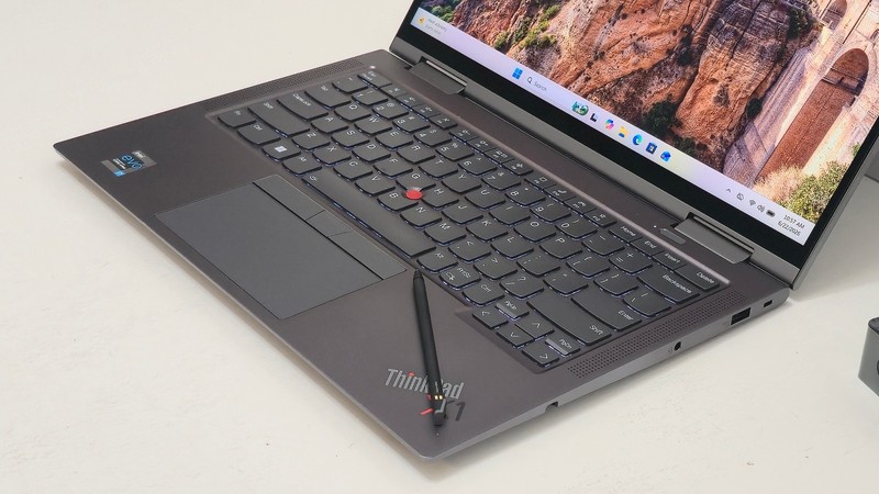 Lenovo ThinkPad X1 Yoga Gen 6 (i7-1185G7 CPU, 32 GB RAM 1 TB SSD) 14" 4K Touch gallery