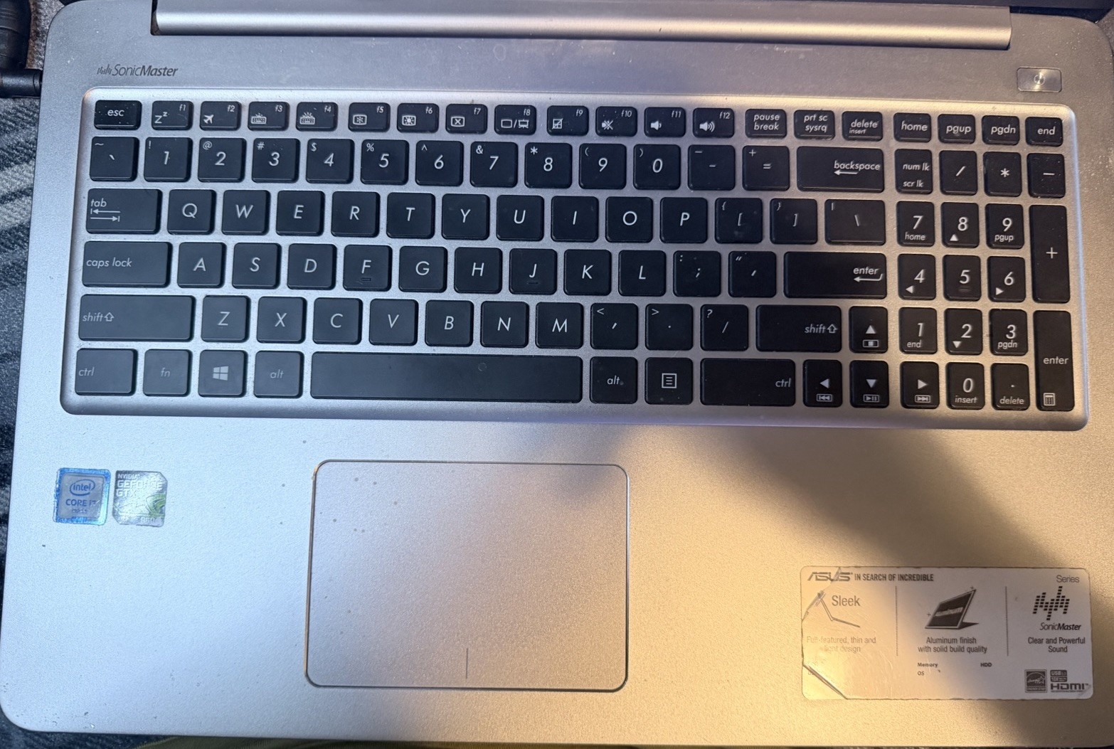 Asus K501UW | Intel Core i7-6500U 2.5GHz | 8 GB RAM | 256GB SSD | BAD BATTERY gallery