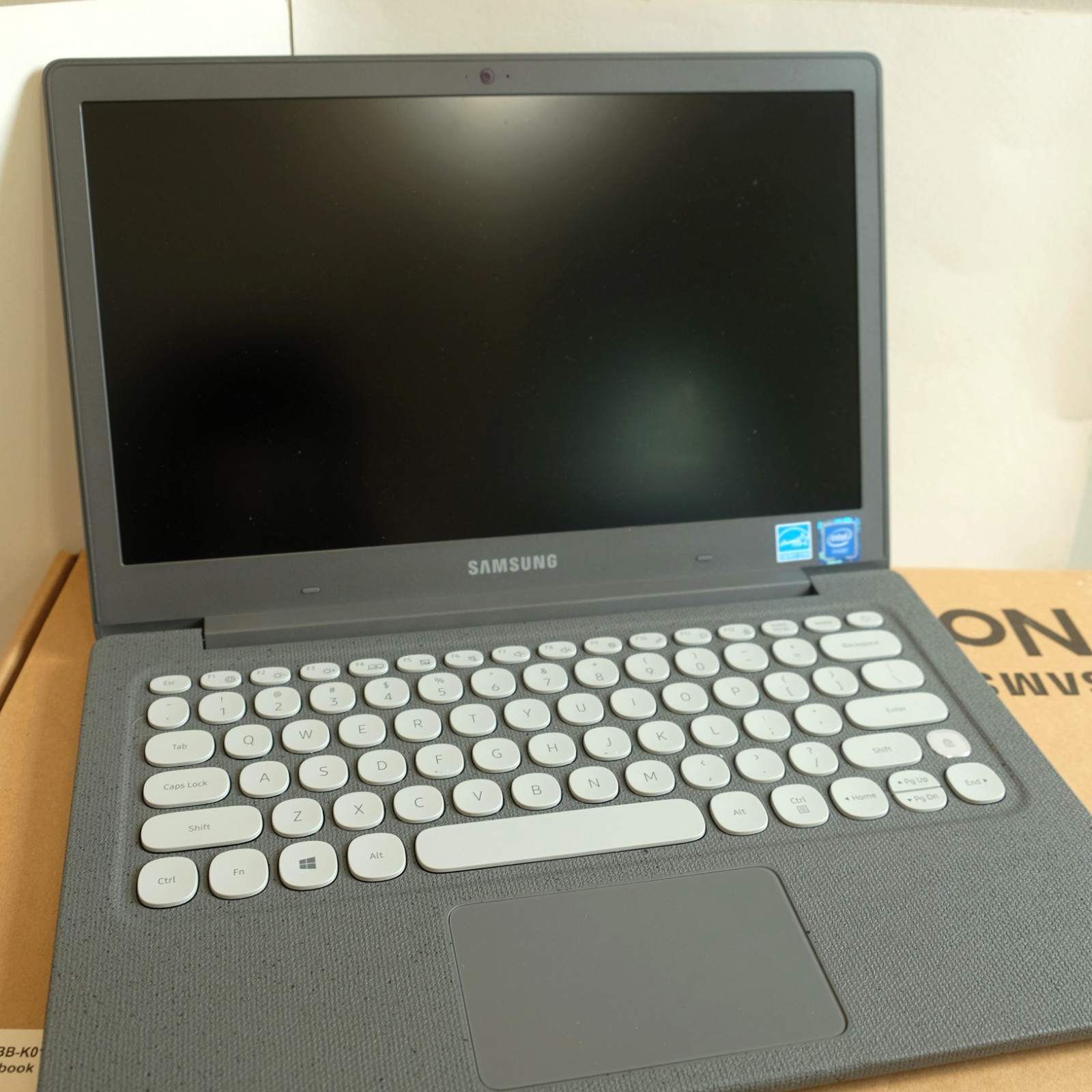 Samsung Notebook Flash 13.3" Laptop 4GB Intel N4000 Windows 10 Intel - NP530XBB gallery