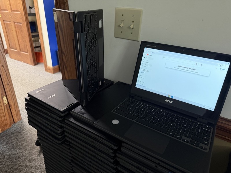 Lot of 10 Acer Chromebook Spin 311 R721t-A692 AmdA6-9220c Dual-Core 4GB 32GB SDD gallery