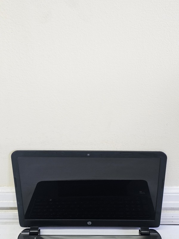 HP 15-g039wm Laptop - AMD A8-6410 - 4GB RAM - 750GB HDD - NO BATT - Windows 10 gallery