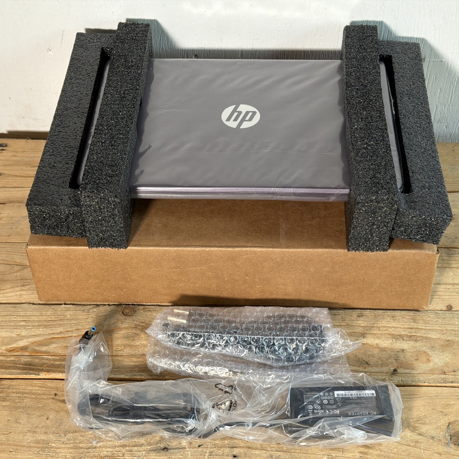 HP Laptop 14-DQ0804DS 14" Intel Celeron N4120 64GB - Purple gallery