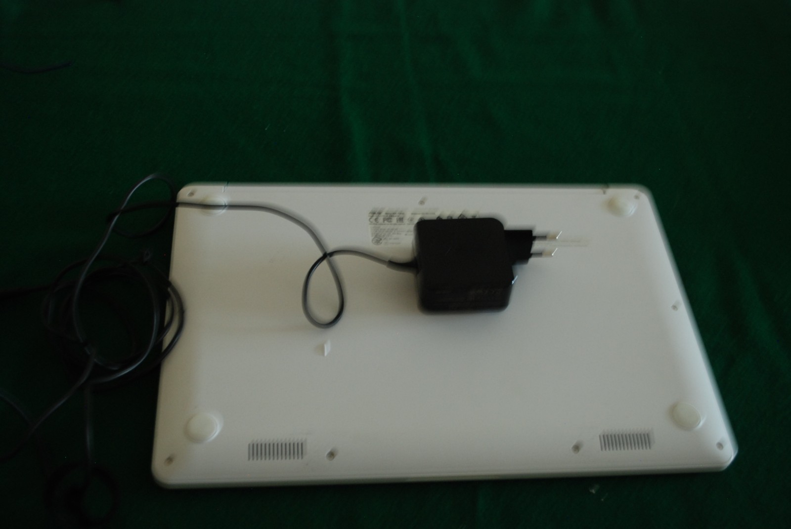 Asus Sonic Master Notebook 15.6", 8gb ram, 930gb, AMD 12 Used gallery