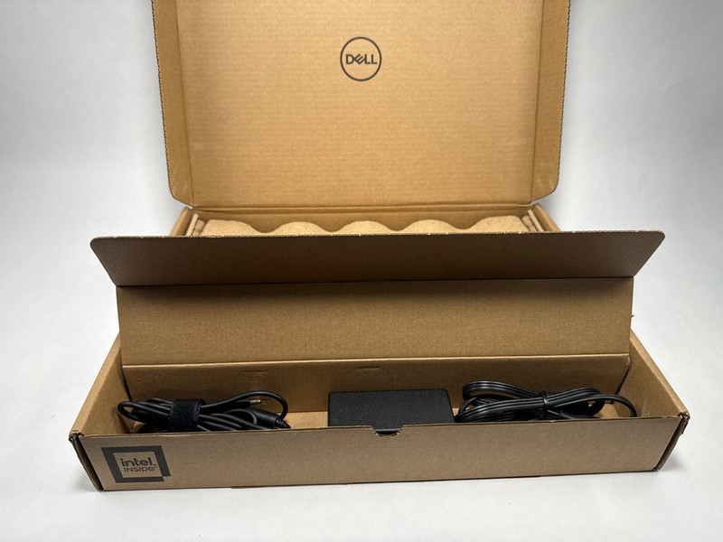 Dell 15 DC15250 15.6in FHD 120Hz Core 3 100U 8GB 512GB Laptop Black gallery
