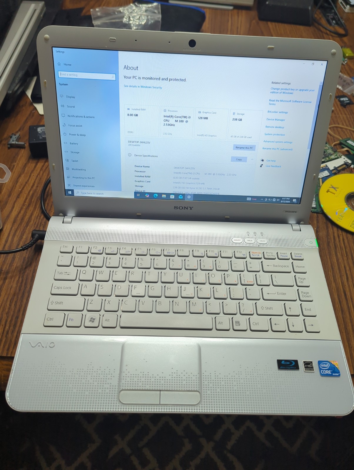 Sony Vaio Vpcea46fm I3-8gb Ram-256 GB SSD - Blu Ray- Camera-win 10 gallery