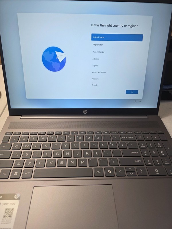 HP Pavilion Laptop 16" WUXGA IPS Ryzen 7 8840U 8GB RAM 512GB SSD - Meteor Silver gallery