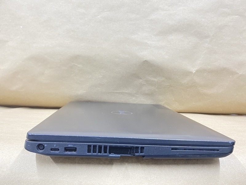 Dell latitude 5501 - 15.5" FHD - i7-9850H - 8GB - 128GB SSD - Win 11 Pro - READ gallery