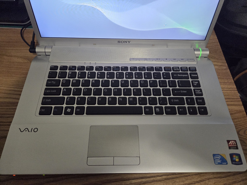 Sony VAIO VGN-FW510F 16.4" Display Intel Core 2 Duo Radeon 4650 Gpu Factory gallery