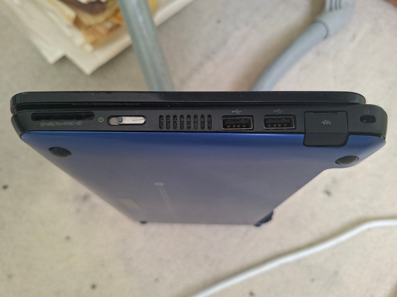 HP Mini 210-1000 Blue Netbook 10.1" 1GB 120GB SSD Windows 7 Wi-Fi Bluetooth gallery