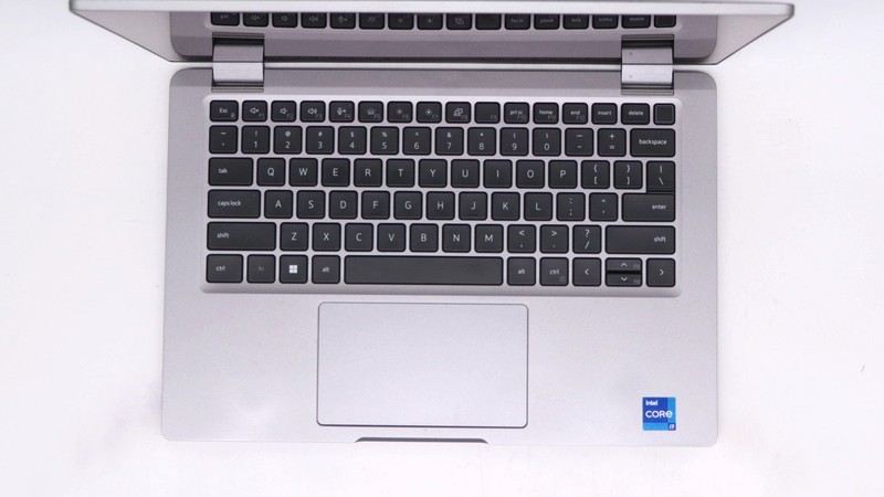 Dell Latitude 5330 13" i7-1265u 16GB 512GB - Good gallery