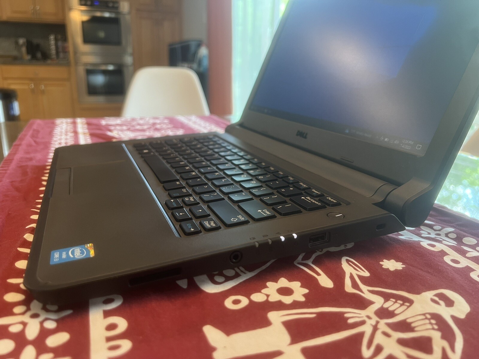 Dell Latitude 3340 13.3" (240GB SSD, Intel Core i3 4th Gen., 1.70 GHz, 8GB)... gallery