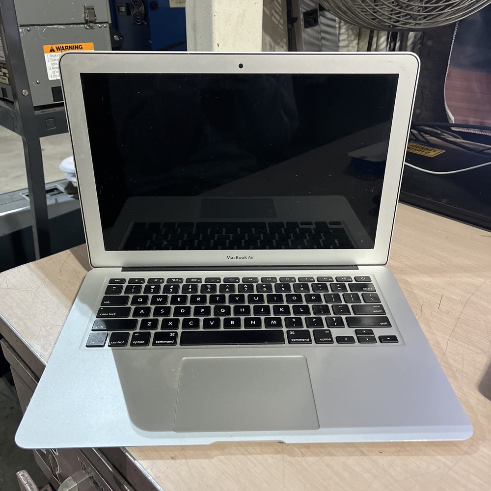 APPLE MACBOOK AIR 13" EARLY 2015 CORE I5-5250U 1.6GHZ 4GB RAM NO HD