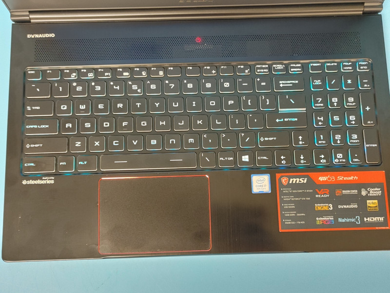 MSI GS63 Stealth-010 15.6" (16GB RAM 256GB SSD 1TB HDD 2.2 GHz ) gallery