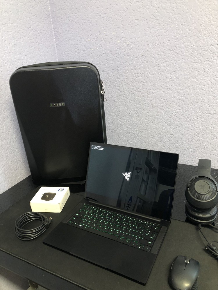 Razer Blade Stealth 13 i7-1165G7 16GB RAM 1TB SSD GTX 1650 Ti FHD OLED TOUCH