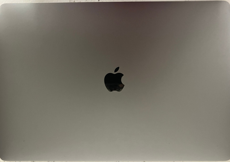 Apple MacBook Pro A2141 16" Radeon 5500M 2.4GHz Intel Core i9-9980HK 64GB 1TB gallery