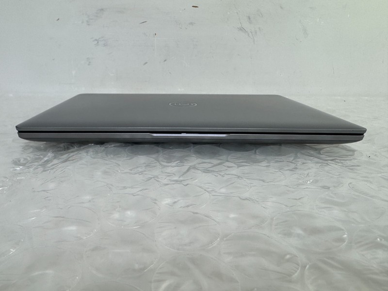Dell Precision 3490 Ultra 5 125H 16GB 512GB SSD 14" Touch Win 11 Pro gallery