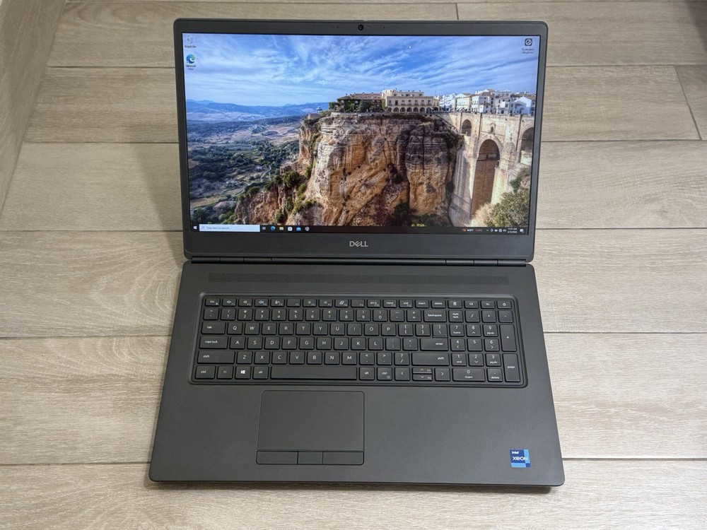 Dell Precision 7760 17.2" Intel Xeon W-11855M 3.20GHz 16GB RAM 256GB SSD NVMe