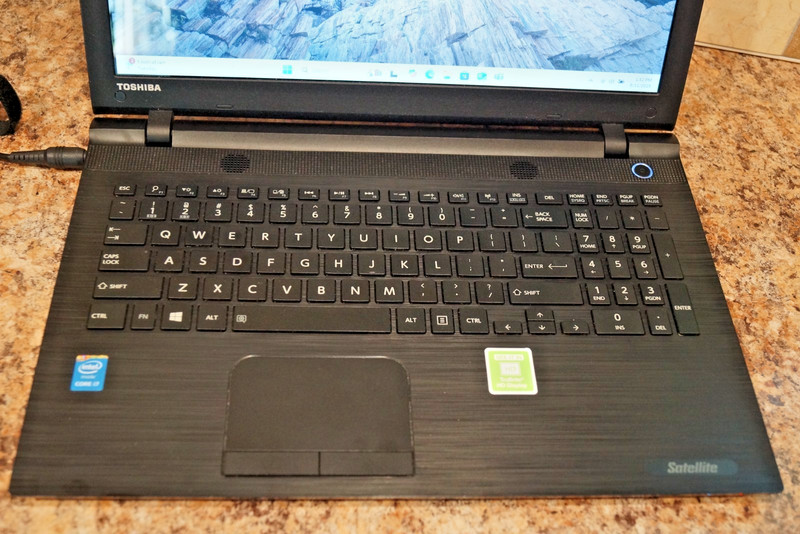Active 24H2 WIN11 Pro Toshiba C55-C5381 Gen5 i7@2.40GHz,8GB RAM 480GB SSD gallery