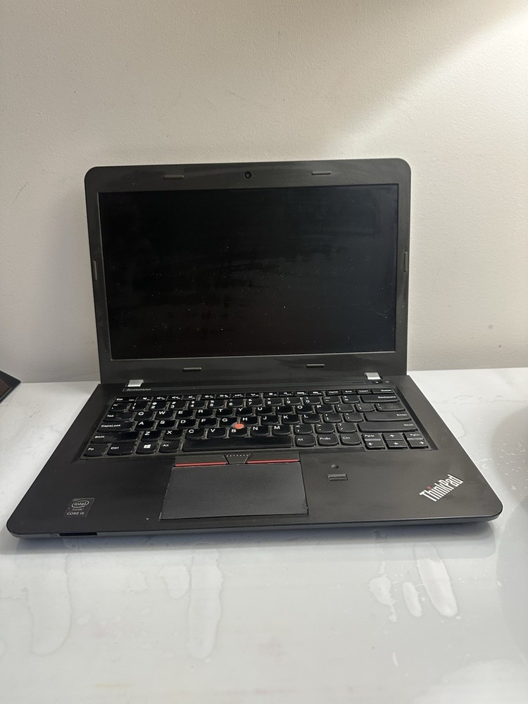 Lenovo E450. (ThinkPad) 14" intel core i3 4th Gen. Used. Untested.