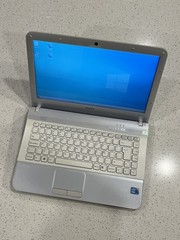 Sony Vaio VPCEA45FL i3-M380 8GB RAM 120GB SSD Radeon HD 5000