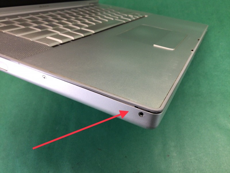 Apple MacBook Pro A1150 - 15.5” Laptop - UNTESTED gallery