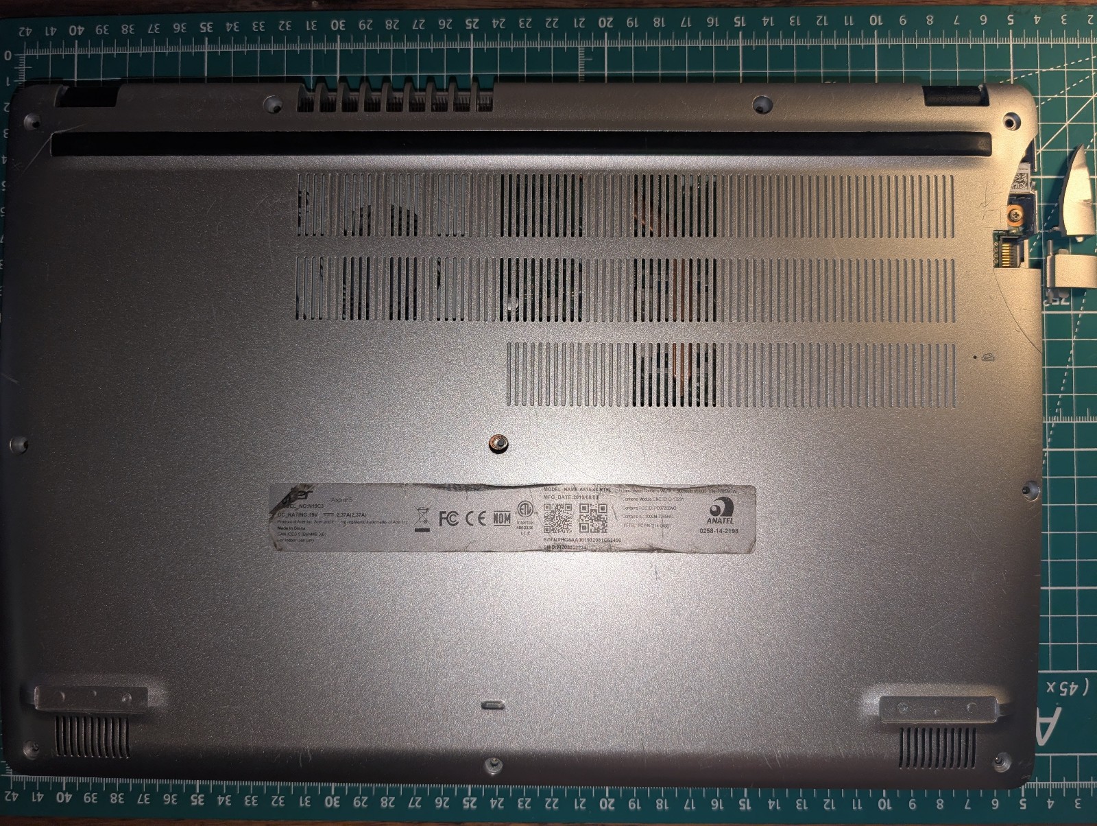ACER ASPIRE A515-43 AMD RYZEN 3 3200U @ 2.6GHz, NO RAM, NO HDD/OS, for parts gallery