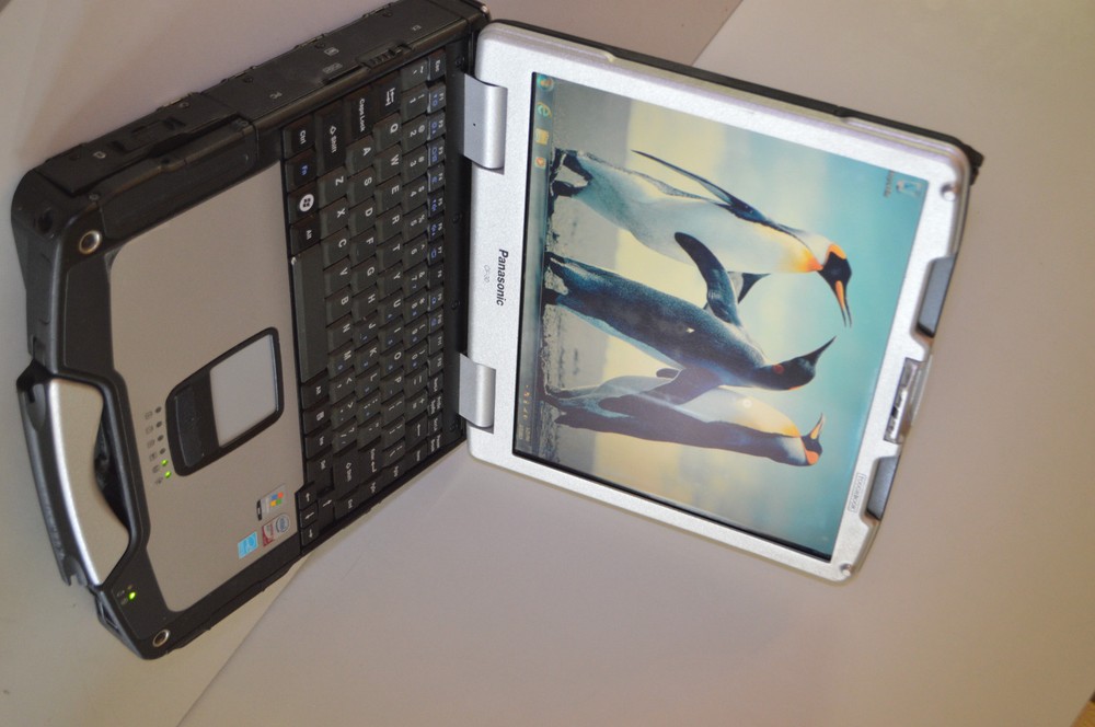 PANASONIC TOUGHBOOK CF30 MK3 /WIFI/ BT/ 128 SSD / 4GB/ WIN7 PR0 32BIT SP1