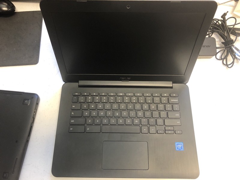 Asus C300M Chromebook gallery