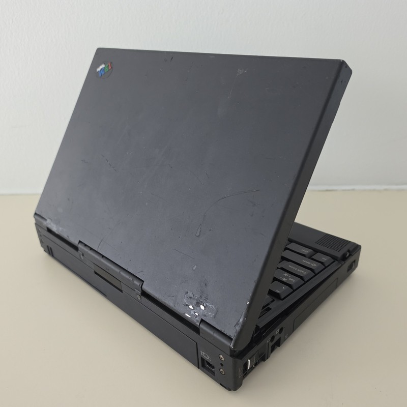 RARE VINTAGE 12.1" IBM ThinkPad 760E Laptop - Intel Pentium 72MB RAM 1.33GB HDD gallery
