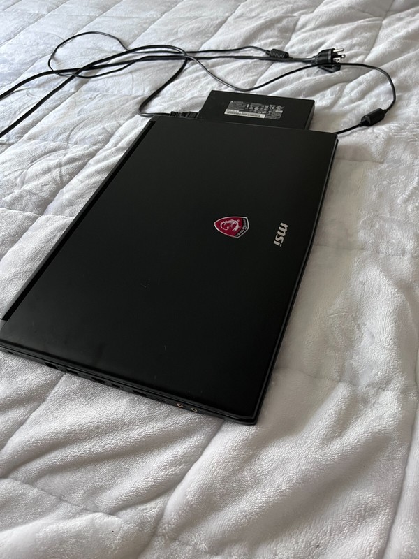 MSI GL72 7RD Intel i7-7700HQ Quad-Core 2.8GHz 16GBDDR4 1TBHDD 128GBSSD GTX 1050 gallery