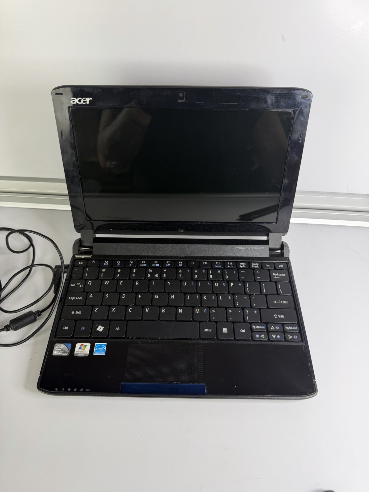 Acer Aspire 1 AO532 Intel Atom Ram 2 GB Windows 7 Small Laptop Blue Power Cord gallery