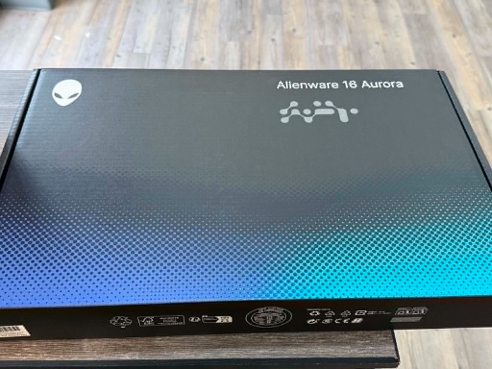Alienware 16X Aurora Gaming Laptop Ultra 7 255HX 16GB 1TB SSD RTX 5060 16" New gallery