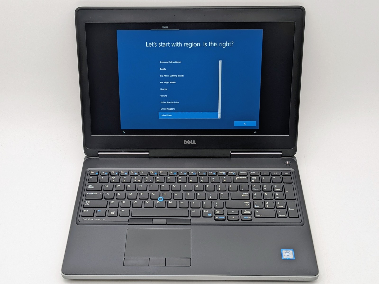 Dell Precision 7510 15" FHD I7-6820HQ 1TB SSD 16GB W10P AMD Radeon (TM) R9 M375X gallery