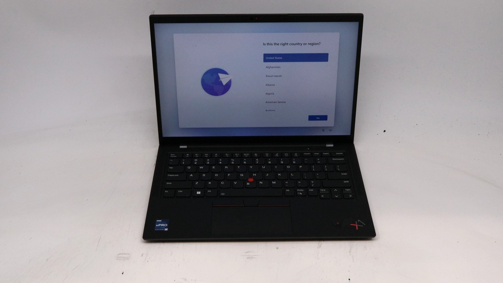 Lenovo ThinkPad X1 Carbon Gen 11 14" i7-1365u 32GB 512GB - Very Good gallery